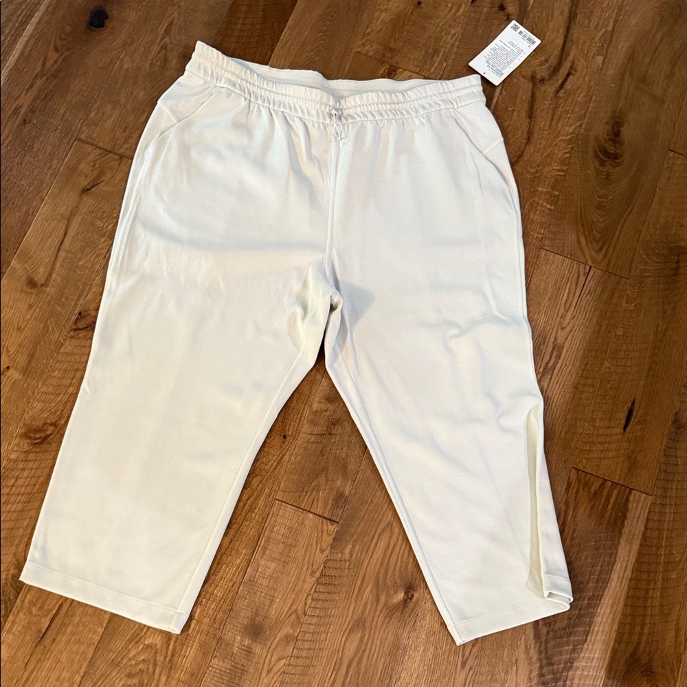Lululemon women’s Cream Pants